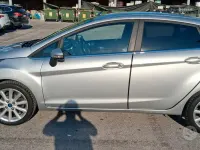 Usata Ford Fiesta Titanium 95 CV (69 kW) 2016 Grigio Utilitaria