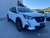 Usata Peugeot 2008 Active 101 CV (74 kW) 2022 Bianco metallizzato SUV