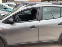 Usata Dacia Sandero Essentiel 100 CV (73 kW) 2025 Grigio Berlina