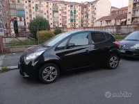 Usata Kia Venga 90 CV (66 kW) 2016 Nero Utilitaria