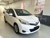 Usata Toyota Yaris Sol 99 CV (72 kW) 2013 Bianco Berlina