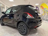 Usata Lancia Ypsilon Gold 69 CV (50 kW) 2021 Nero Utilitaria