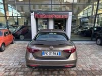 Usata Alfa Romeo Giulia 150 CV (110 kW) 2017 Beige Berlina