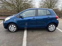 Usata Toyota Yaris Sol 69 CV (50 kW) 2010 Blu Utilitaria