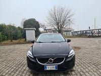 Usata Volvo V40 Plus 120 CV (88 kW) 2019 Nero Berlina