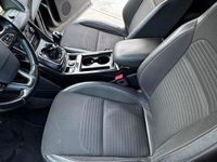 Usado Ford Kuga 120 CV (88 kW) 2018 Gris SUV