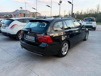 Begagnad BMW 320 Efficient Dynamics 143 HK (105 kW) 2009 Svart Kombi
