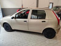 Usata Fiat Punto Active 59 CV (43 kW) 2009 Marrone Berlina