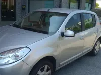 Usata Dacia Sandero Lauréate 75 CV (55 kW) 2009 Grigio Berlina