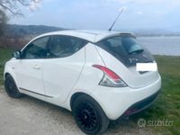 Usata Lancia Ypsilon Silver 95 CV (69 kW) 2014 Bianco Utilitaria