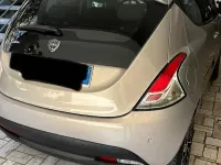 Usata Lancia Ypsilon 80 CV (58 kW) 2015 Marrone Utilitaria