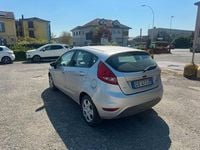 Usata Ford Fiesta Titanium 70 CV (51 kW) 2009 Grigio Utilitaria