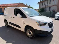 Usata Opel Combo Edition 102 CV (75 kW) 2021 Arktis white Monovolume