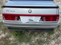 Usata Alfa Romeo 75 105 CV (77 kW) 1992 Grigio Berlina