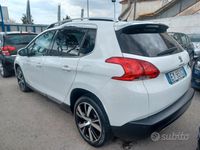 Usata Peugeot 2008 Allure 115 CV (84 kW) 2015 Bianco SUV