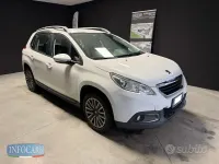 Usata Peugeot 2008 Active 75 CV (55 kW) 2015 Bianco pastello SUV