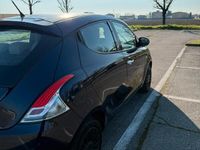 Usata Lancia Ypsilon Platinum 69 CV (50 kW) 2016 Blu Utilitaria