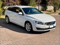 usata Volvo V60 Momentum D2