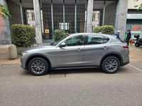 Usata Alfa Romeo Stelvio Executive 209 CV (153 kW) 2017 Argento SUV