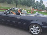 Begagnad Mercedes 200 136 HK (100 kW) 2001 Blå Cab