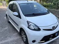 Usata Toyota Aygo 69 CV (50 kW) 2014 Bianco Utilitaria
