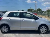 Usata Toyota Yaris 100 CV (73 kW) 2009 Argento Utilitaria