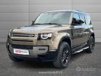 Usata Land Rover Defender Dynamic 249 CV (183 kW) 2022 Verde SUV