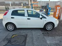 Usata Fiat Grande Punto 75 CV (55 kW) 2009 Bianco Utilitaria