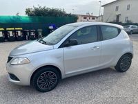 Usata Lancia Ypsilon 69 CV (50 kW) 2019 Grigio Utilitaria