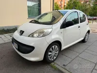 Usata Peugeot 107 68 CV (50 kW) 2007 Bianco Utilitaria