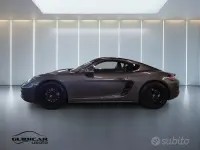 Usata Porsche 718 Cayman 300 CV (220 kW) 2018 Grigio Coupé