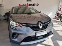 Usata Renault Captur Techno 101 CV (74 kW) 2023 Grigio SUV