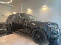 Usata Land Rover Range Rover 351 CV (258 kW) 2023 Santorini black SUV