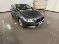 Usata Jaguar XF Prestige 180 CV (132 kW) 2016 Grigio scuro met. Berlina