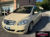 Usata Mercedes B180 109 CV (80 kW) 2011 Beige Utilitaria