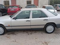 Usata Mercedes E250 1988 Grigio Berlina