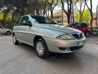 Usata Lancia 2000 60 CV (44 kW) 2002 Argento Berlina