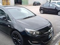 Usata Opel Astra 110 CV (80 kW) 2013 Nero Berlina
