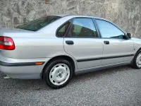 Usata Volvo S40 116 CV (85 kW) 1998 Argento Berlina