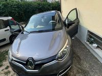 Usado Renault Captur 110 CV (80 kW) 2015 Gris SUV