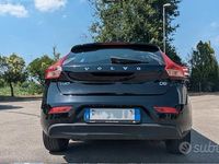 Usata Volvo V40 Business Edition 120 CV (88 kW) 2016 Nero Berlina