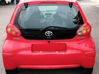 Usata Toyota Aygo 68 CV (50 kW) 2006 Rosso Utilitaria