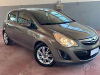 Usata Opel Corsa 85 CV (62 kW) 2014 Marrone Utilitaria