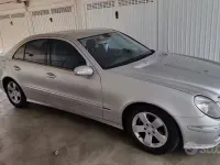 Usata Mercedes E220 Avantgarde 150 CV (110 kW) 2005 Grigio Berlina