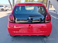 Usata Peugeot 108 Active 69 CV (50 kW) 2015 Rosso SUV