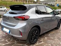 Usata Opel Corsa Design & Tech 100 CV (73 kW) 2022 Grigio Utilitaria