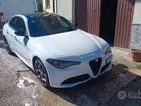 Begagnad Alfa Romeo Giulia 150 HK (110 kW) 2018 Vit Sedan