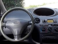 Usata Toyota Yaris 68 CV (50 kW) 1999 Blu Berlina