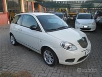 Usata Lancia Ypsilon 75 CV (55 kW) 2013 Bianco Utilitaria