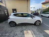 Usado Renault Clio IV 90 CV (66 kW) 2015 Blanco Berlina